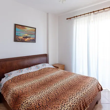 Seaside Retreat - 1 Bedroom By The Apartment Durres