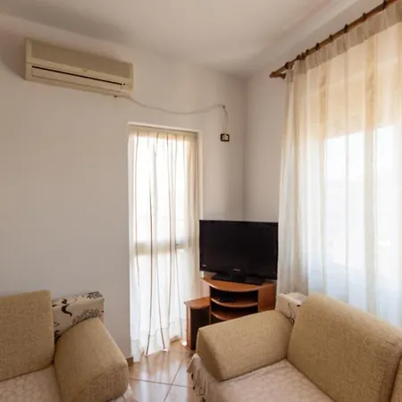 Seaside Retreat - 1 Bedroom By The * Durres